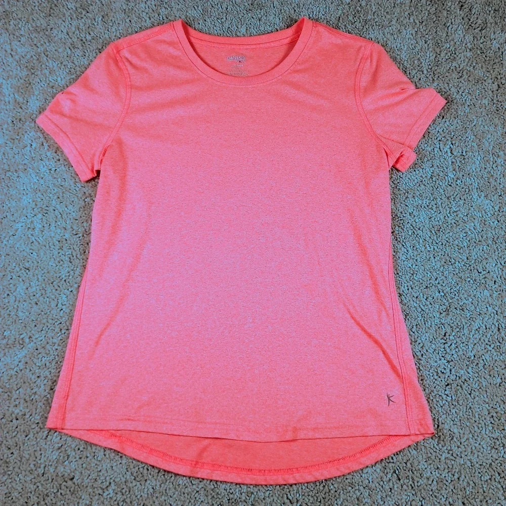 Danskin Now Coral Athletic Tee Womens Medium Semi Fitted Dri More Workout